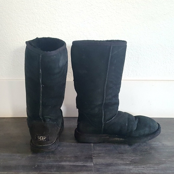 black classic uggs on sale